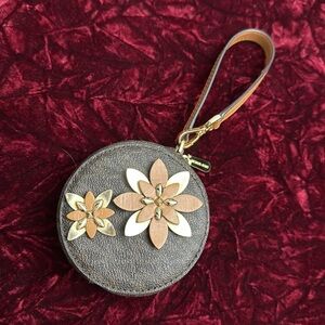 Michael Kors Zip Around Wristlet